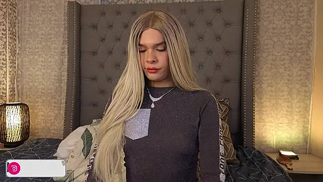 Shantal Joness online show from October 3, 3:33 am