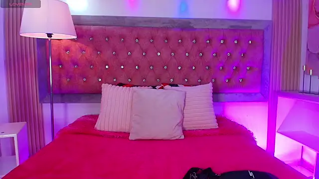 Tayzon Foxxx online show from June 30, 8:19 pm