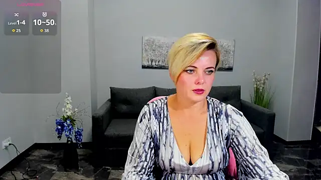 Julia Wilsone online show from September 21, 12:26 pm