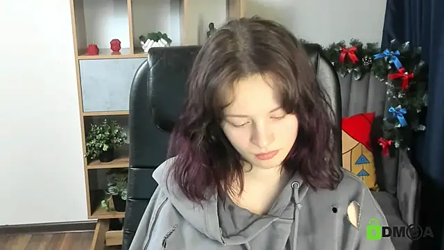 Alina Mills online show from December 22, 9:45 am