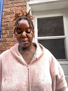 Goddess Nafeesha online show from October 15, 7:38 pm