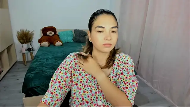 Alexa Dolly12 online show from September 13, 5:37 am