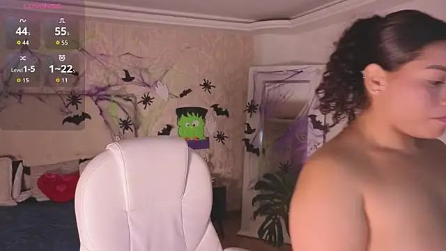 loly marce online show from November 9, 10:49 pm