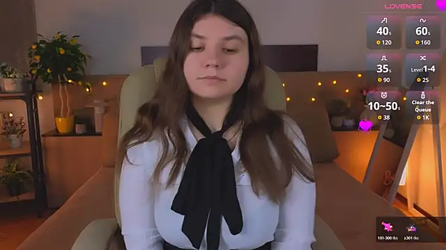 Viola  Shy online show from April 9, 8:25 pm