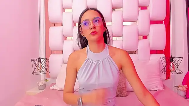 EmmyCruzZ online show from September 18, 7:12 pm