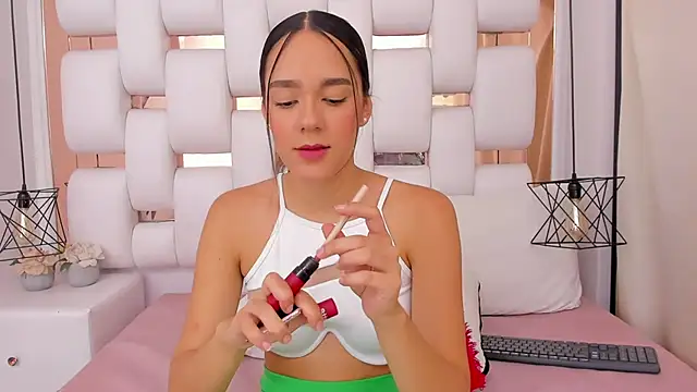 EmmyCruzZ online show from January 16, 7:32 pm