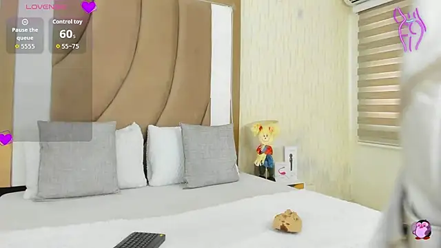 ThyaraJhons online show from October 20, 12:19 pm