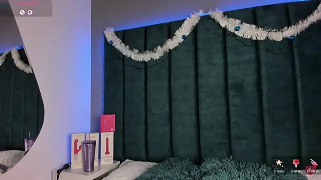 IsabellaGrey19 online show from December 16, 8:15 pm