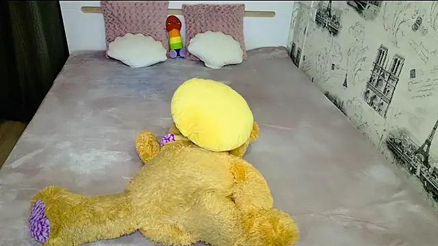 lovely-eyes online show from February 28, 8:19 pm