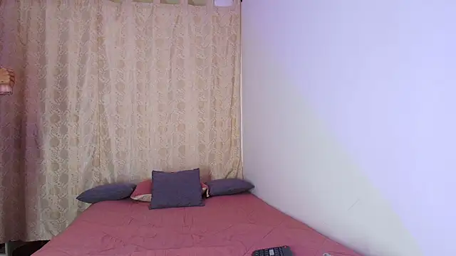 Tinny and Candy online show from January 31, 7:11 pm