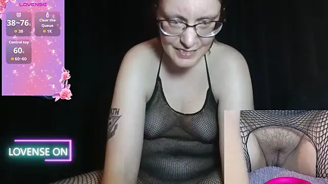 PernillaGirl online show from October 15, 6:10 pm