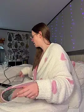 Sweetdee222x online show from March 23, 10:05 pm