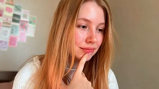 HoneyAudrey online show from April 11, 2:39 am