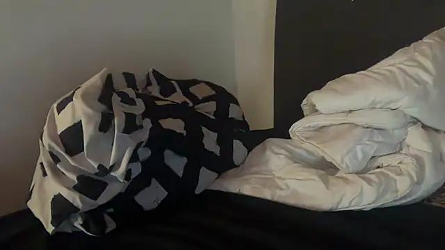 JeSuisUnTapin online show from October 26, 5:52 pm