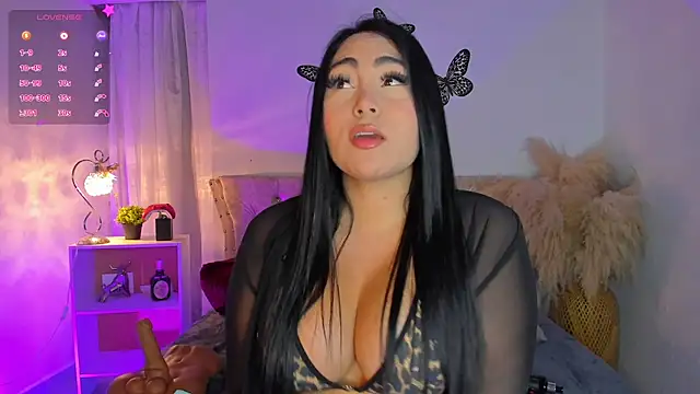 Sarahballiston  online show from November 7, 1:11 am