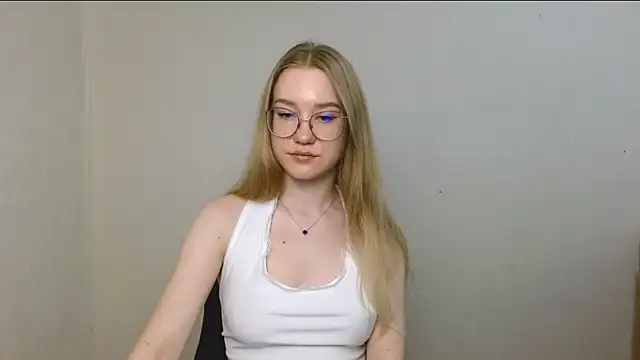 cindi hot online show from July 22, 11:00 am