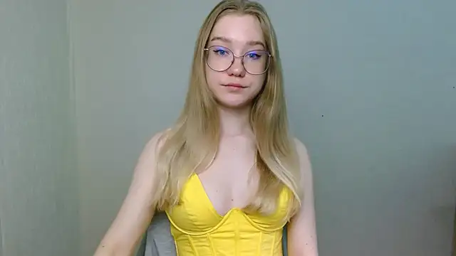 cindi hot online show from March 15, 10:28 am