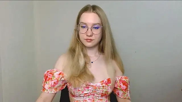 cindi hot online show from July 7, 10:19 am