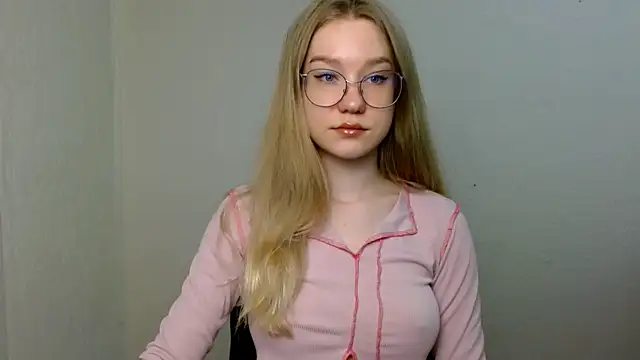 cindi hot online show from June 17, 9:54 am