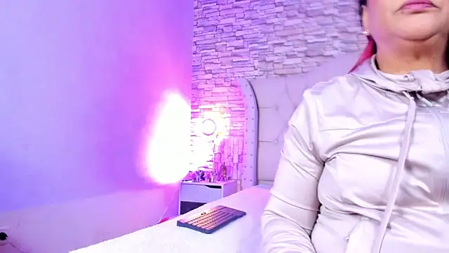 Gina Myers online show from March 4, 11:50 am