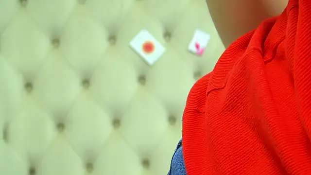 LessySmith online show from February 15, 4:06 pm