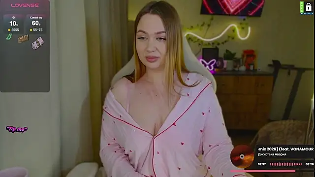 -LinaLove- online show from April 18, 7:18 pm