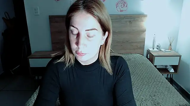 campanitaaanahi online show from April 26, 2:20 am