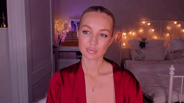 aestetick online show from October 12, 4:42 pm