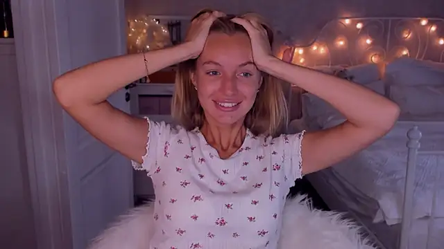 aestetick online show from October 5, 9:58 am