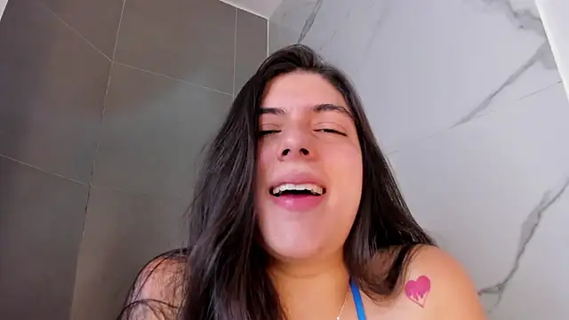 dakotaa   online show from September 16, 8:39 pm