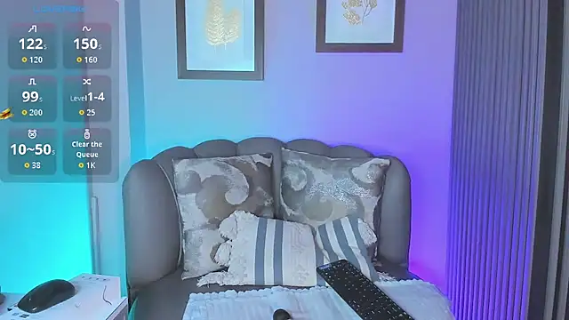 Nahiajhonson  online show from October 15, 1:36 pm