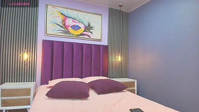 Nahiajhonson  online show from September 29, 1:05 pm