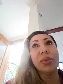 coral smitth online show from April 13, 6:30 pm