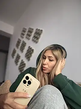 RaquelleDevon online show from February 23, 2:16 pm