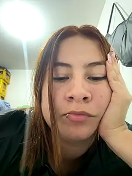 Mia foxx  online show from December 21, 9:30 pm