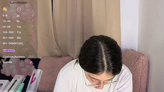 lessliee22  online show from April 29, 6:38 am