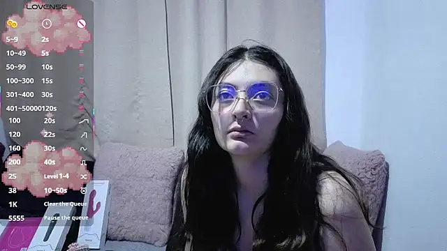 lessliee22  online show from July 5, 5:57 am