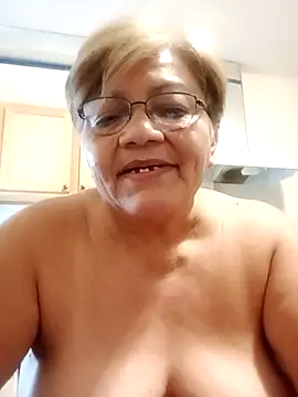 Madrastrahot69 online show from February 19, 8:40 pm