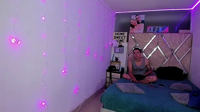 parejacaliente20154 online show from February 24, 11:09 am