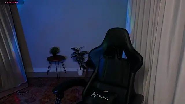 Elsie Ginger online show from September 26, 8:50 pm