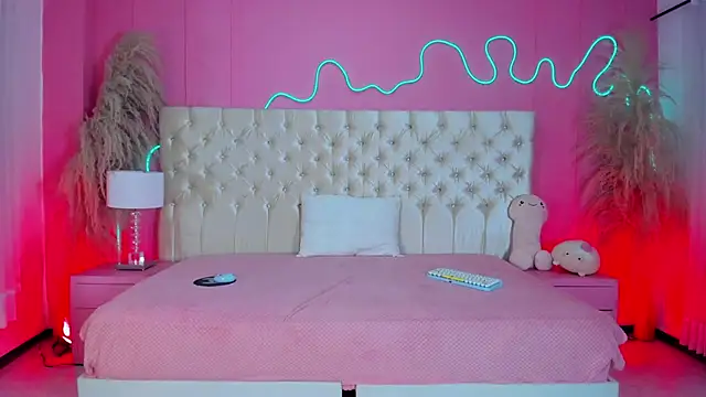 Julieta Cortes   online show from March 24, 12:43 pm