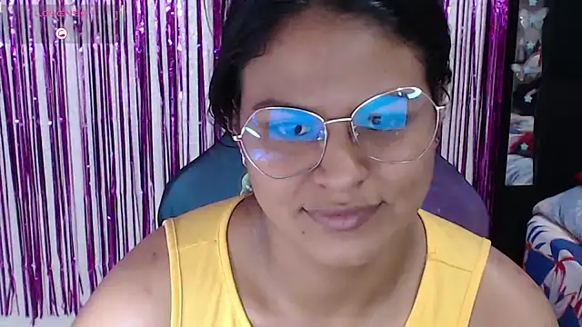 SweetAlmaa online show from February 15, 1:54 pm