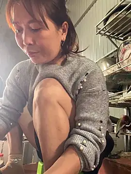 Linaannn online show from February 3, 2:53 am