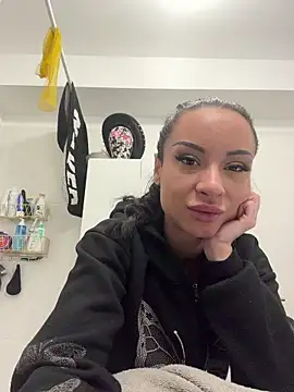 cara mella online show from March 3, 7:36 am