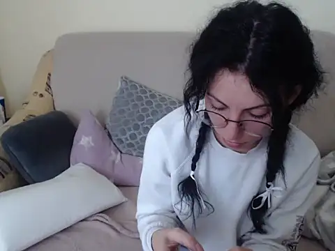 Emmatoo online show from February 18, 11:31 am