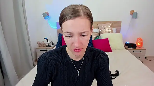 KateRedgar online show from September 25, 4:28 pm