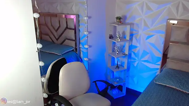 Jonesliam23 online show from April 6, 7:26 pm