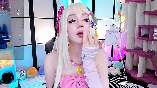 LilithLin online show from April 6, 6:31 pm