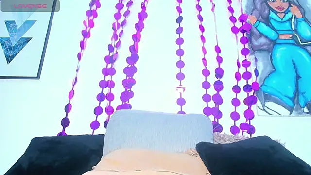 Briyit Doll online show from October 16, 8:33 pm