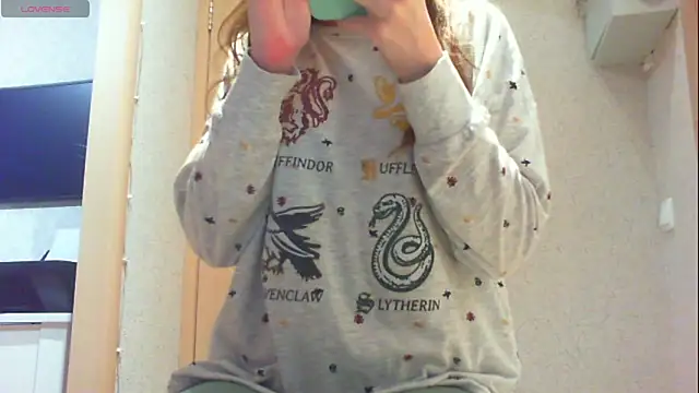 khu yam online show from October 26, 2:45 pm